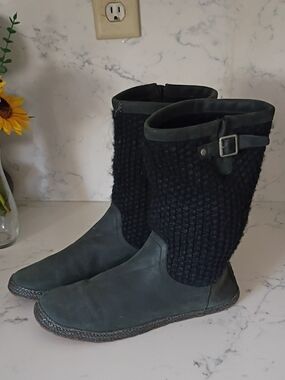 Ugg Women’s Black Knit-Trim Mid-Calf Boots